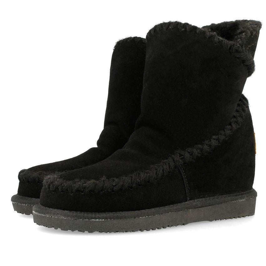 Black leather ankle boots australian style with internal wedge for woman 42114