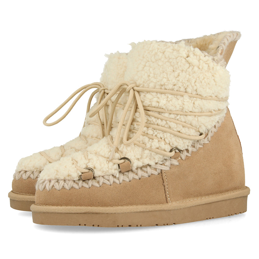 Camel Australian style boots with sheepskin detail for women 46486