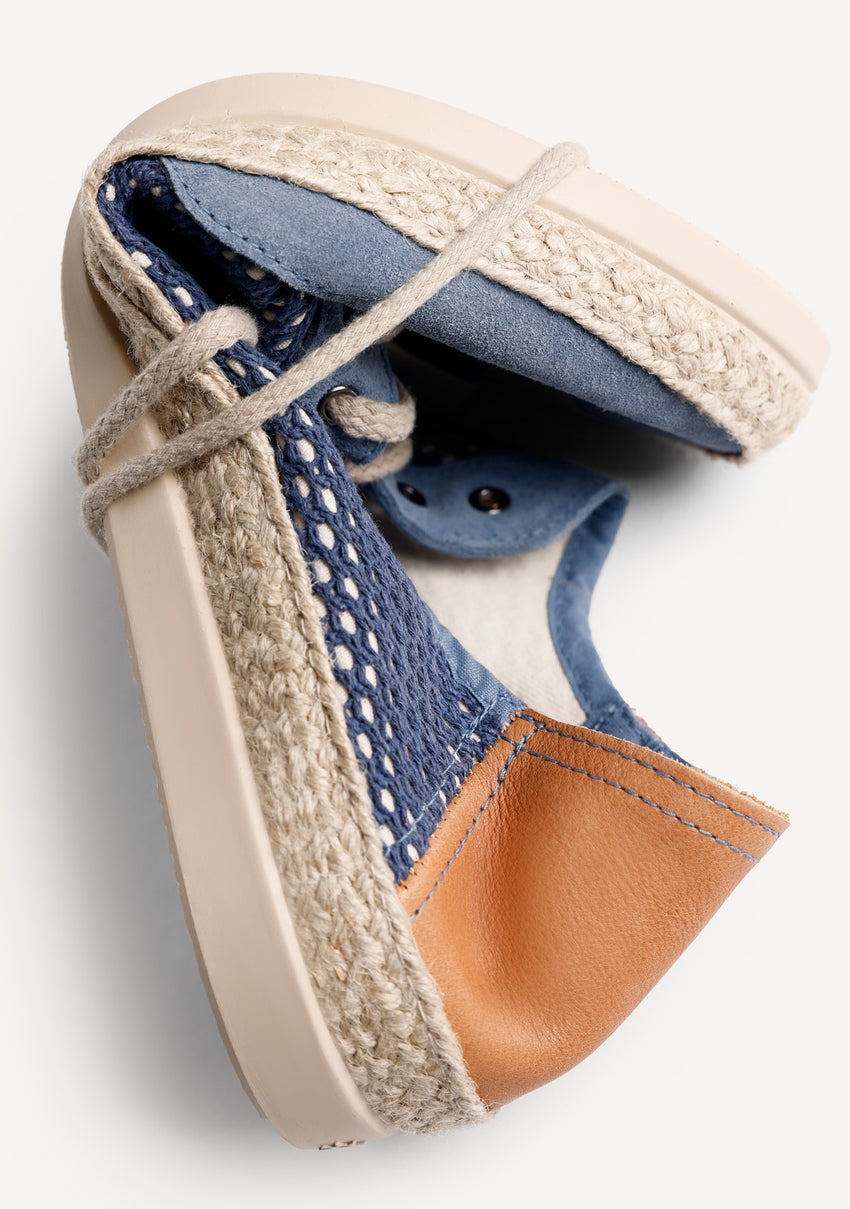 BLUE MESH SNEAKERS