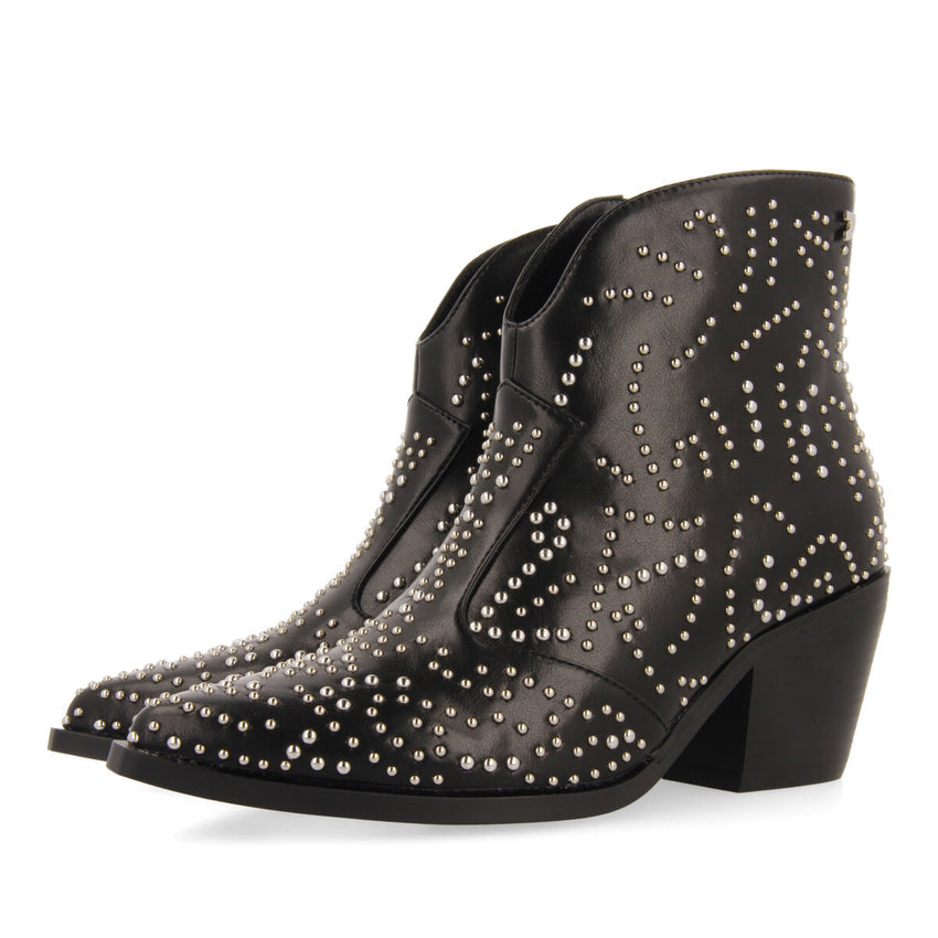 Struer women's black cowboy boots with decorative studs