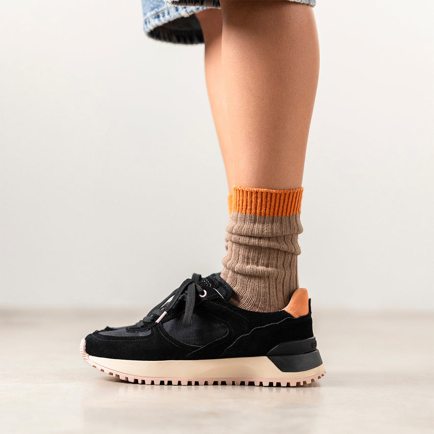 RETRO SNEAKERS FLOING