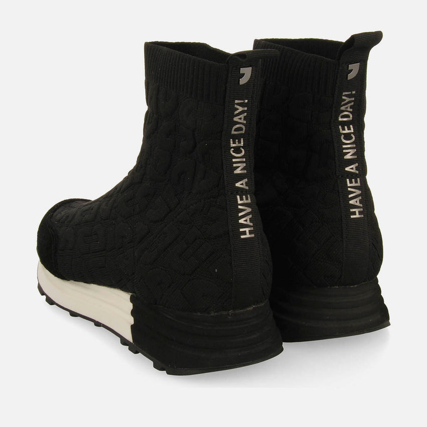 SOCK-LIKE SNEAKERS HOLEV