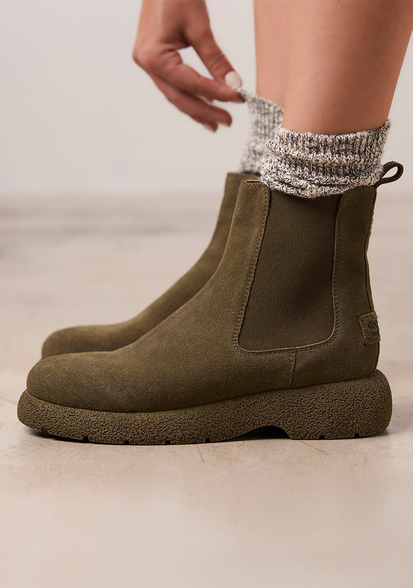 CHELSEA LEATHER ANKLE BOOTS PRESOV