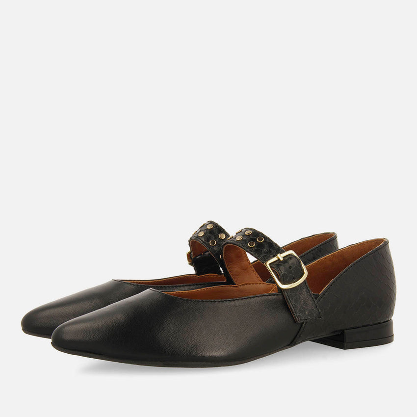 DANCER FLATS LEATHER WITH STUDDED REERSO