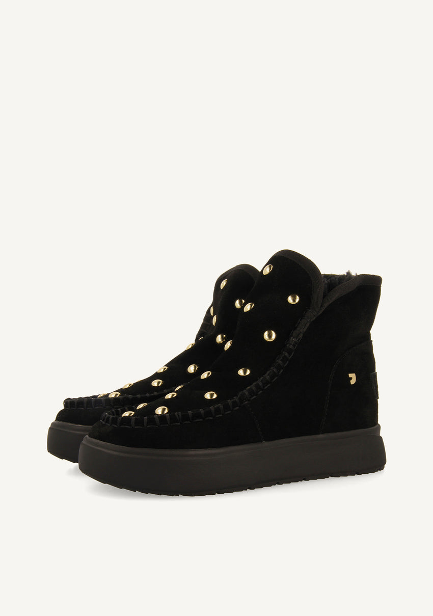 AUSTRALIAN STUDDED LEATHER BOOTS SCHODACK