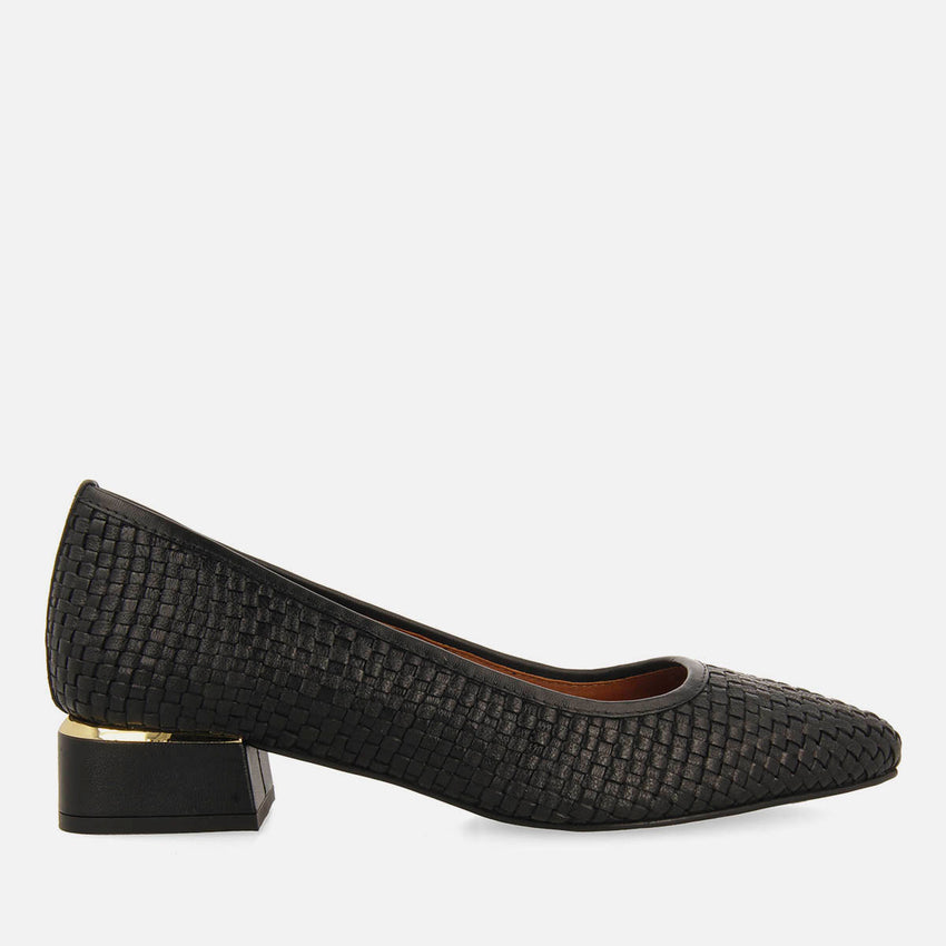 BRAIDED LEATHER COURT SHOES BY KOMADI