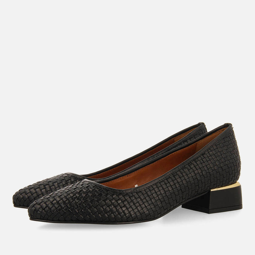 BRAIDED LEATHER COURT SHOES BY KOMADI