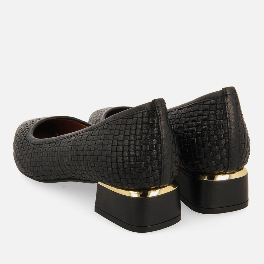 BRAIDED LEATHER COURT SHOES BY KOMADI