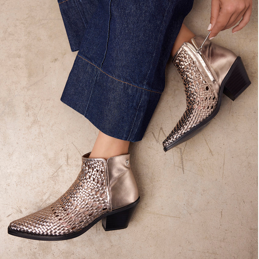 COWBOY BRAIDED HEEL LEATHER BOOTIES CRAWFORD