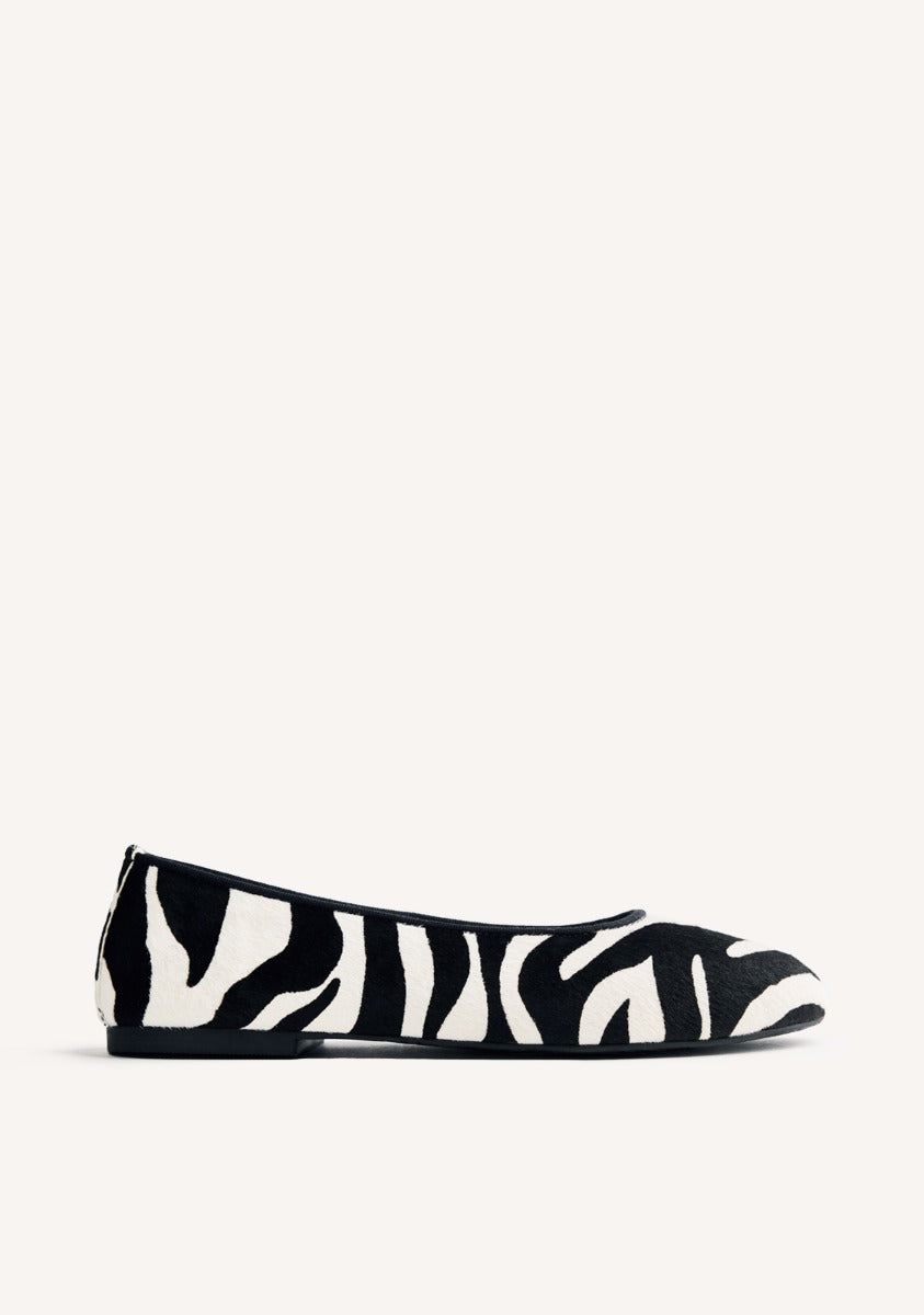 ANIMAL PRINT LEATHER BALLET FLATS CHOKIO