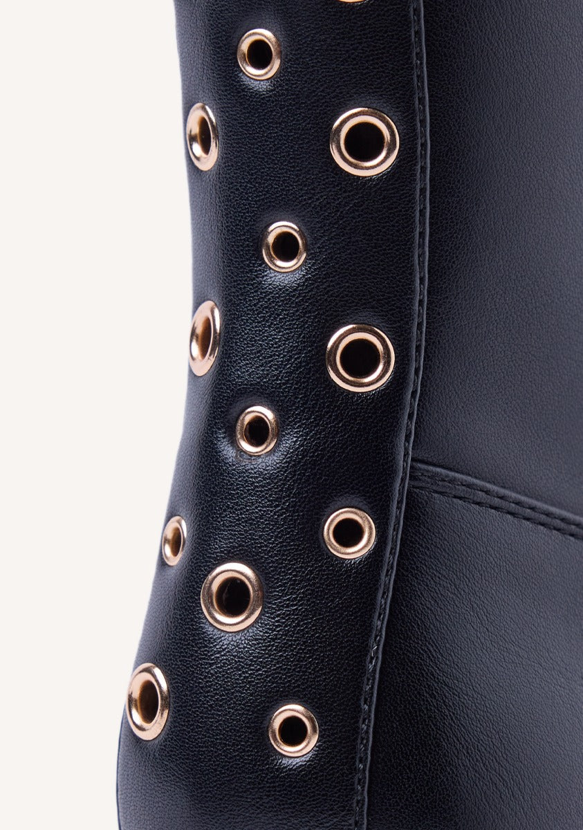 EYELET BOOTS IHLEN