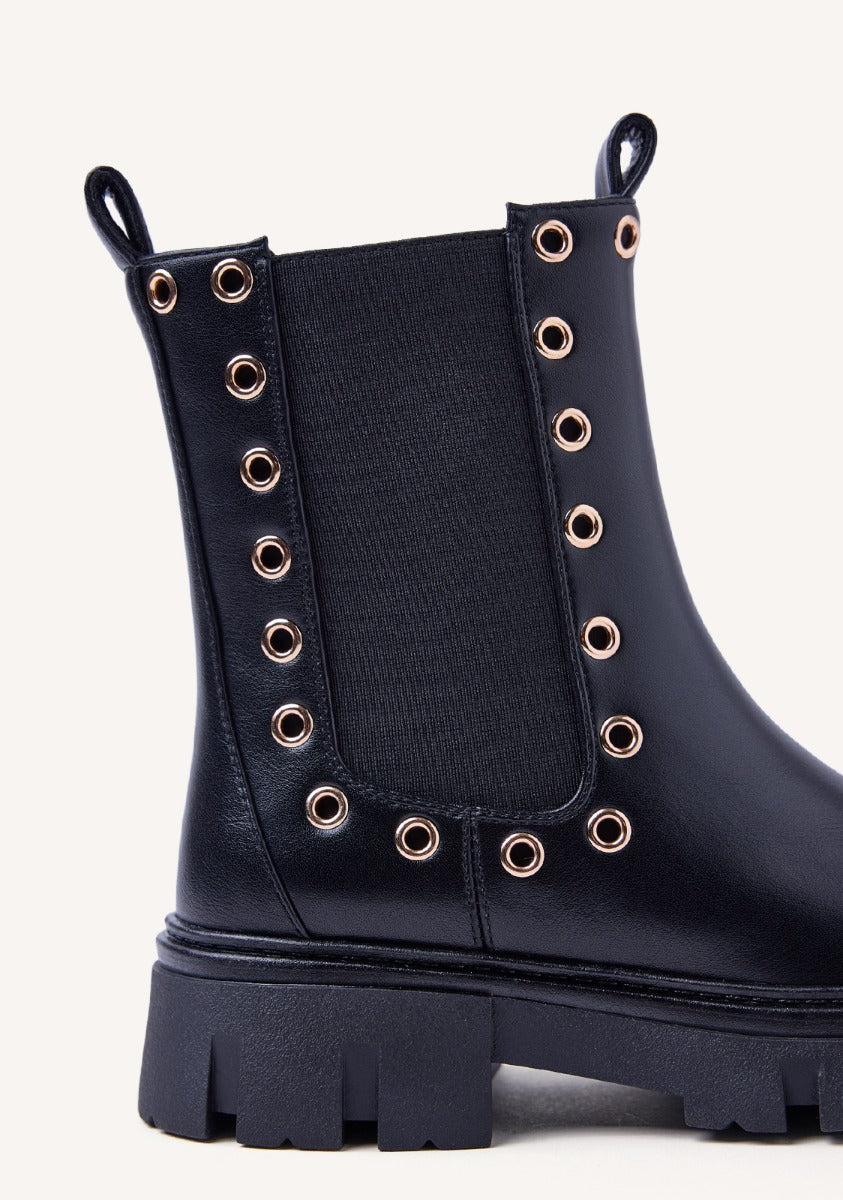 EYELET BOOTS DENHAM
