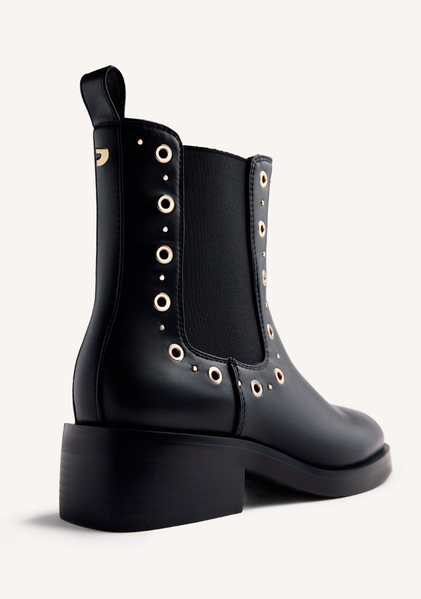 STUDDED AND OLLED CHELSEA BOOTS HALMA