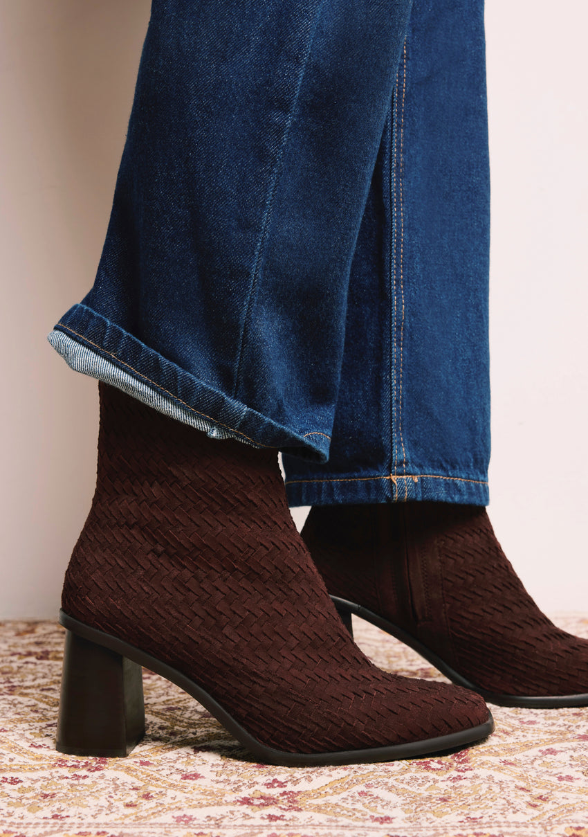BROWN WOVEN LEATHER ANKLE BOOTS