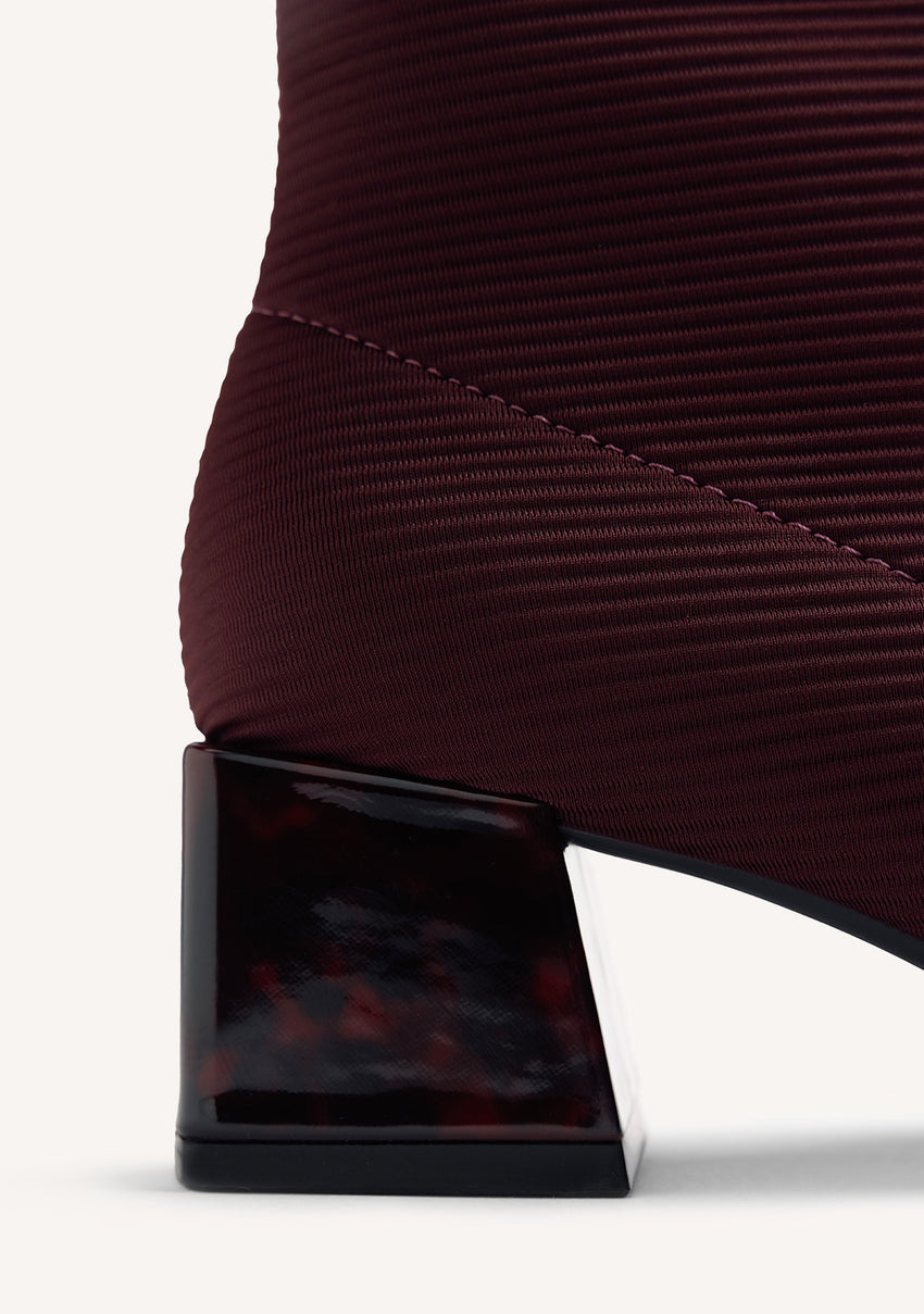 BURGUNDY ELASTIC ANKLE BOOTS