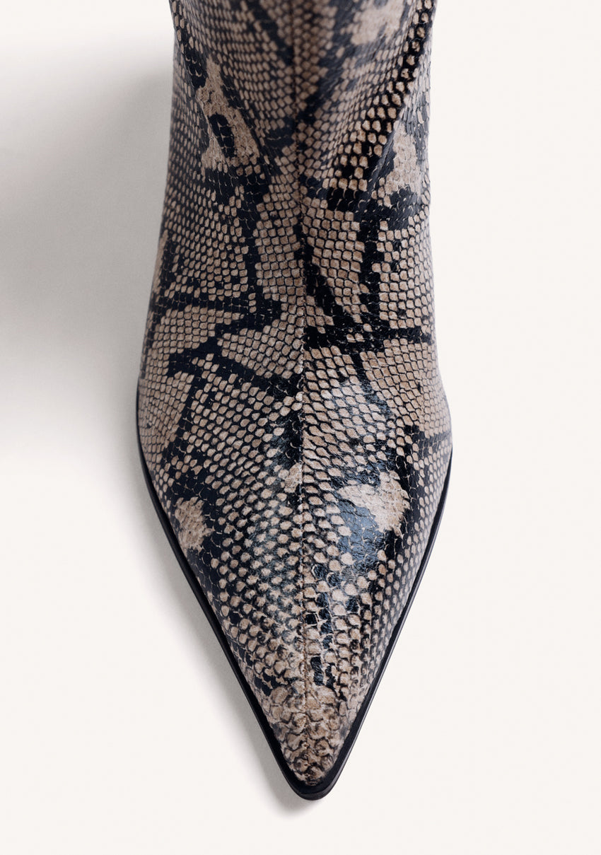 HIGH ANIMAL PRINT KITTEN BOOTS