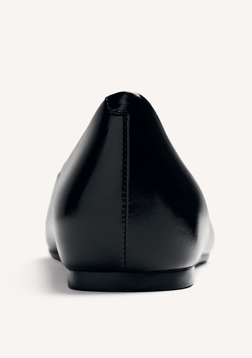 BLACK PATENT LEATHER WEDGED BALLET FLATS
