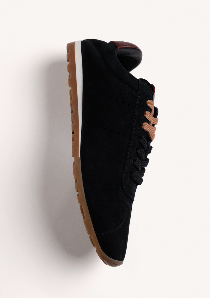 BLACK LEATHER SNEAKERS