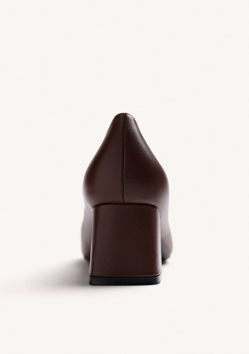 BROWN HEEL SHOES WITH JEWEL
