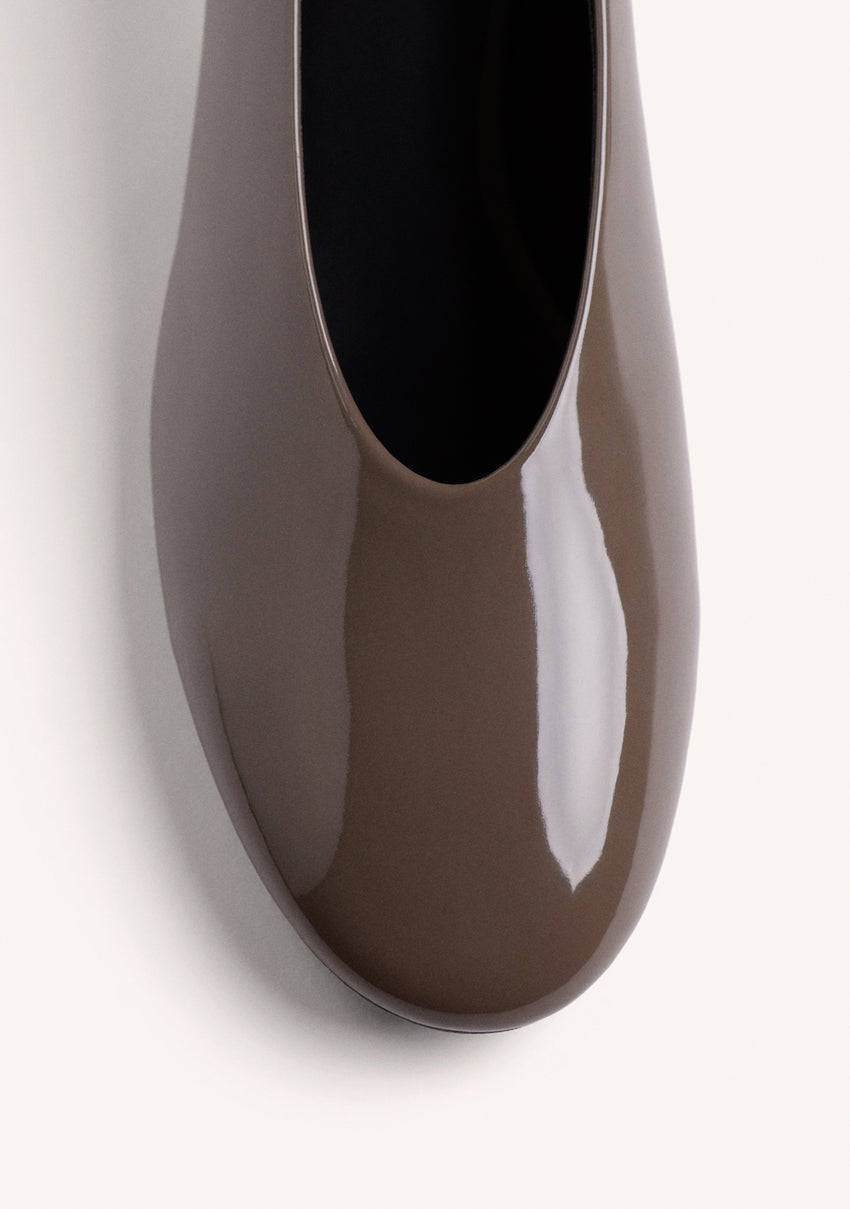 TAUPE PATENT EFFECT HEEL SHOES