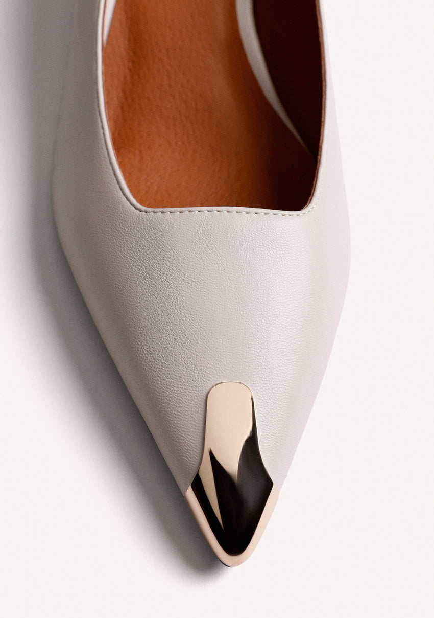 CREAM HEEL SHOES