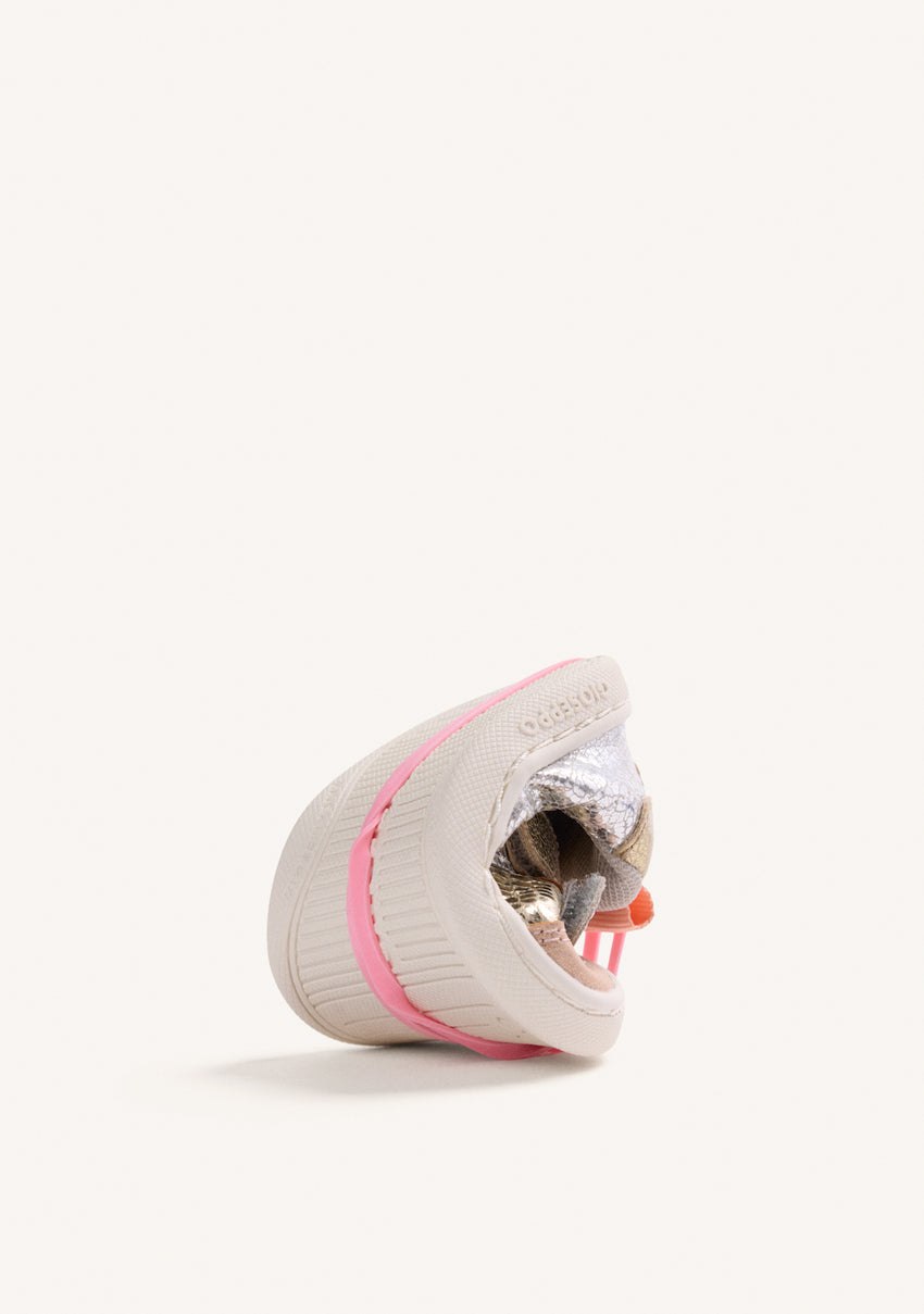 BAREFOOT SNEAKERS WITH CRACKLED EFFECT