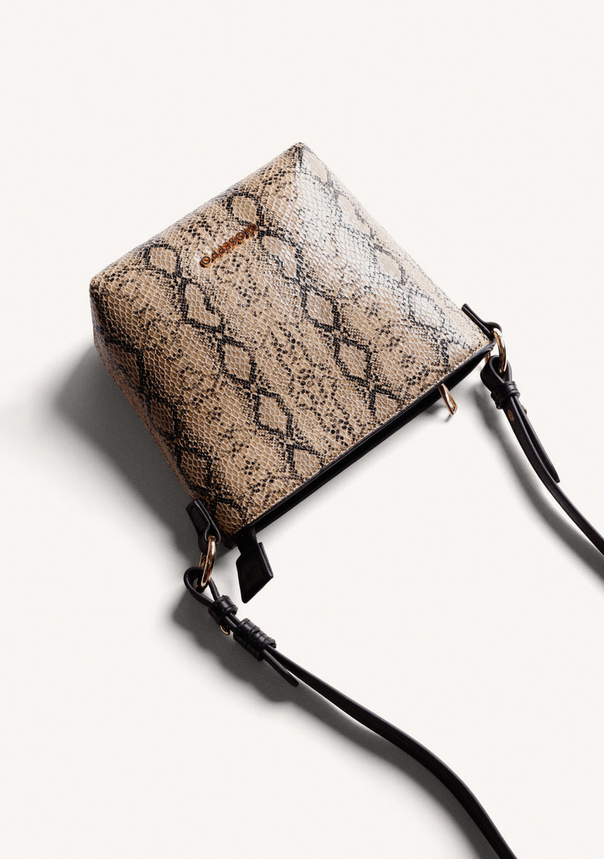 ANIMAL PRINT BUCKET BAG