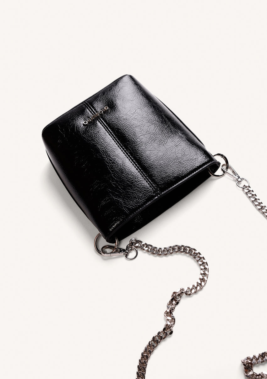 BLACK BUCKET BAG