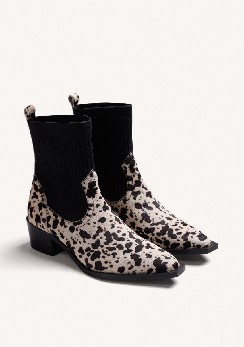 ELASTIC COWBOY ANIMAL PRINT LEATHER ANKLE BOOTS
