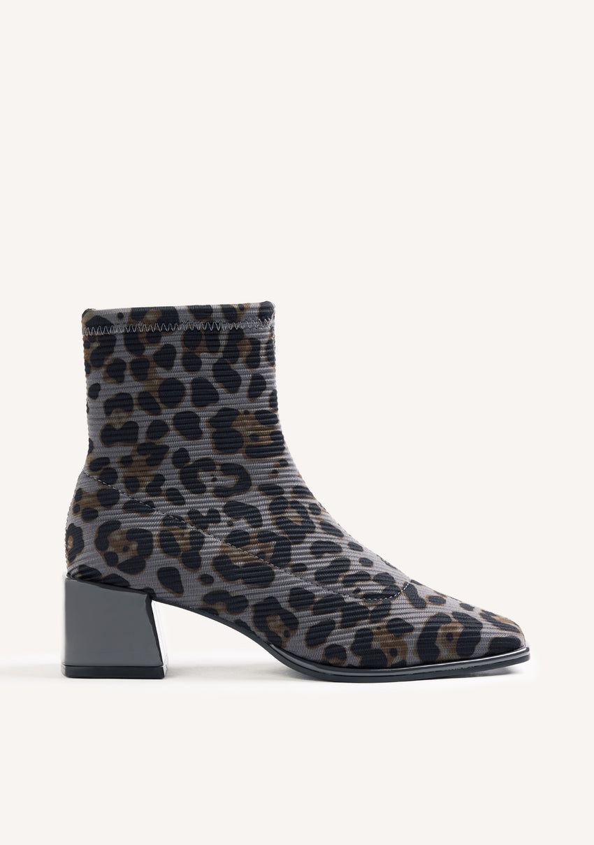ELASTIC ANIMAL PRINT ANKLE BOOTS