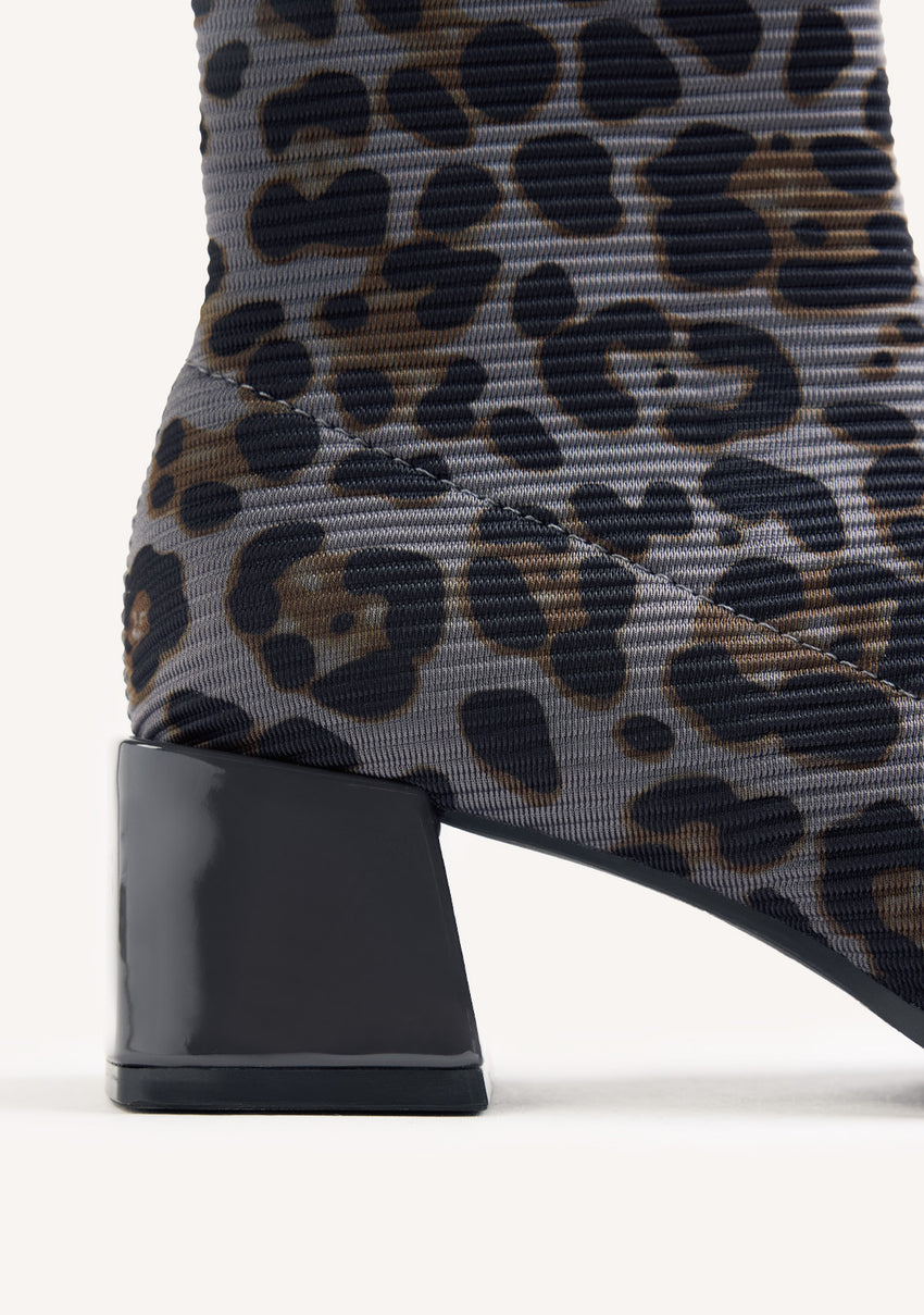 ELASTIC ANIMAL PRINT ANKLE BOOTS