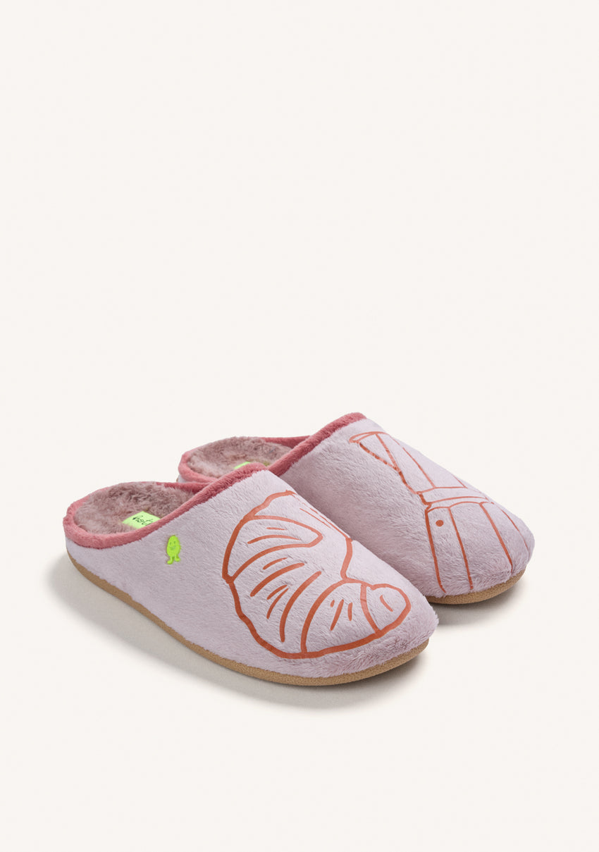 PINK FUZZY SLIPPERS WITH DESIGN