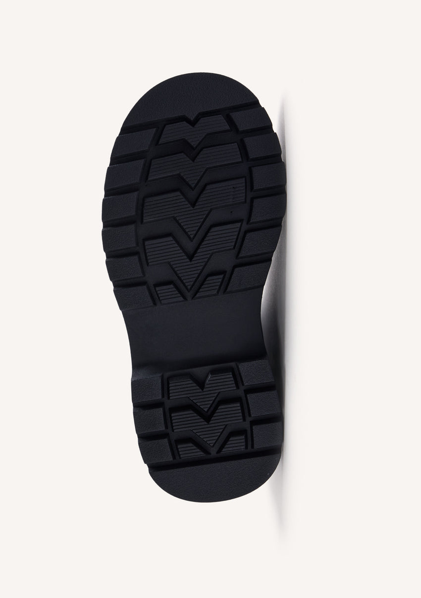 BLACK ELASTIC SIDE BOOTS