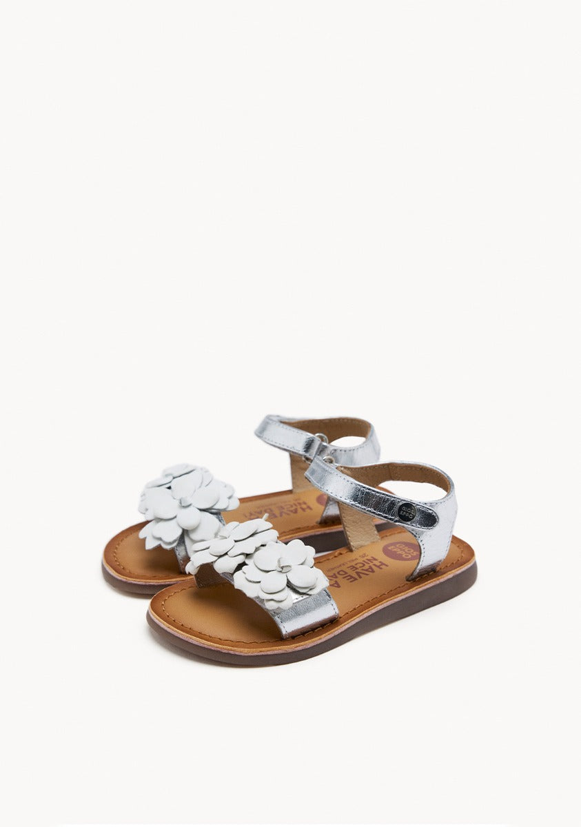 SILVER LEATHER SANDALS WITH FLOWER EMBELLISHMENT FOR GIRL AND BOY SHEGAN